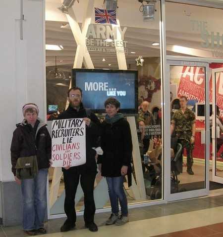 Outside the new army showroom - Copyright (c) D. Viesnik 2009