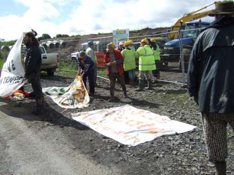 Banners on Tara side