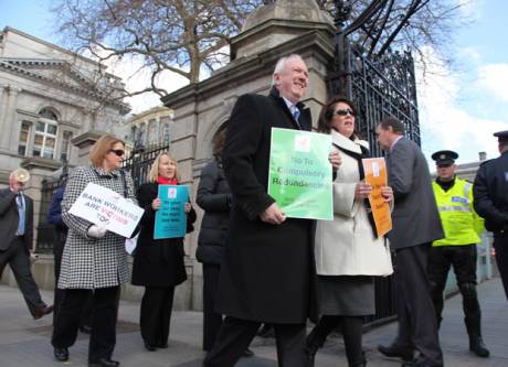 Unite Bank workers protest at D�il 