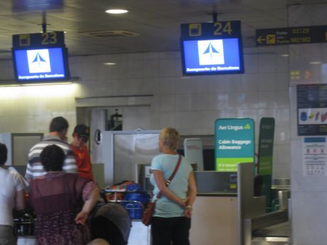 Aer Lingus check-in desk, Barcelona Airport